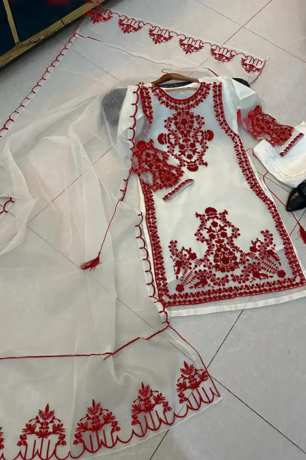 White-Snow-Organza-maroon-3-Piece-Suits (4) White-Snow-Organza-maroon-3-Piece-Suits (4)